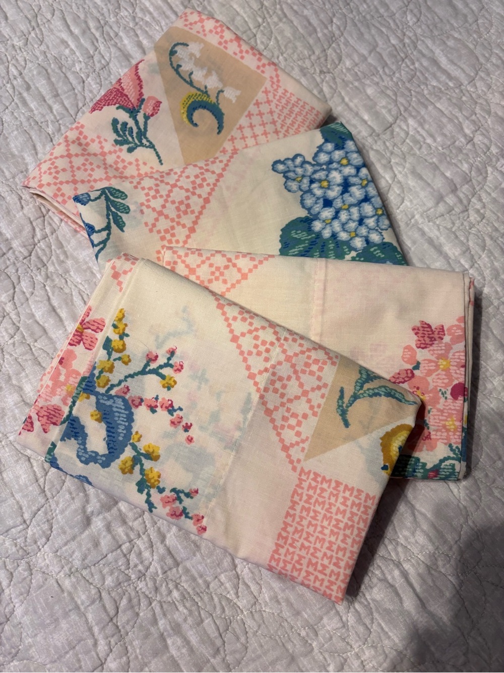 Fieldcrest Vintage Pastel Floral Cotton Pillowcases 2 Pairs (4) total